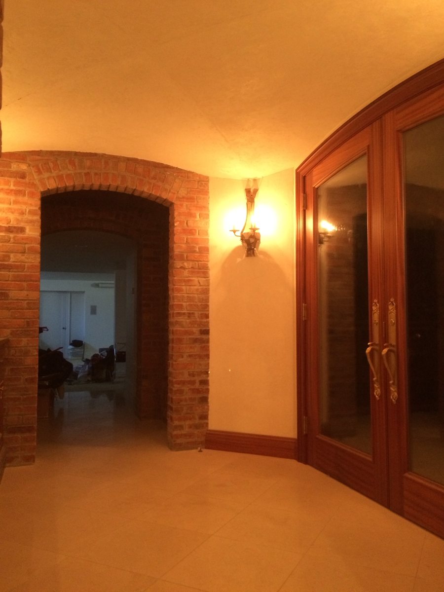 The Tasting Cellar — plate 6