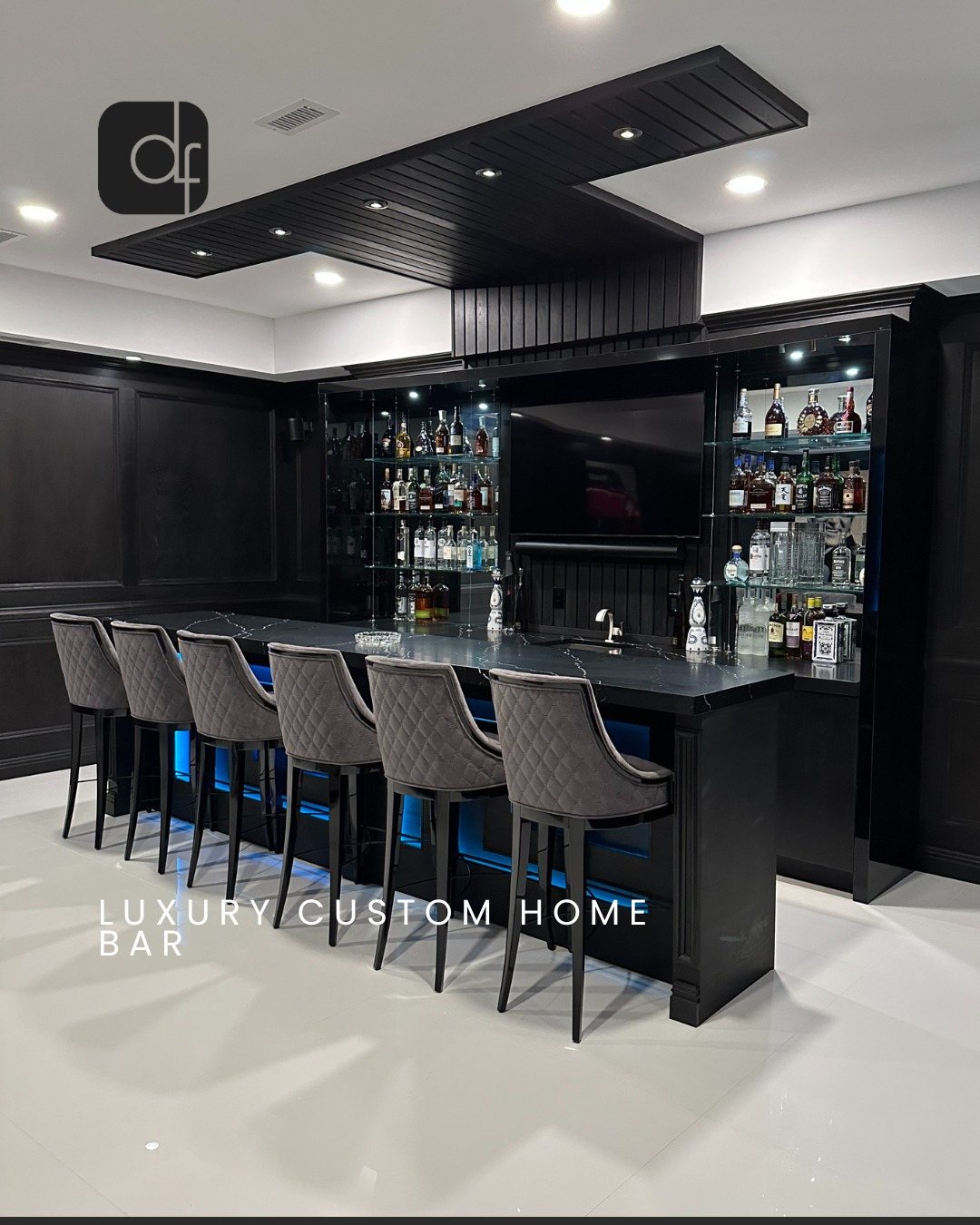 Luxury home bar, black millwork