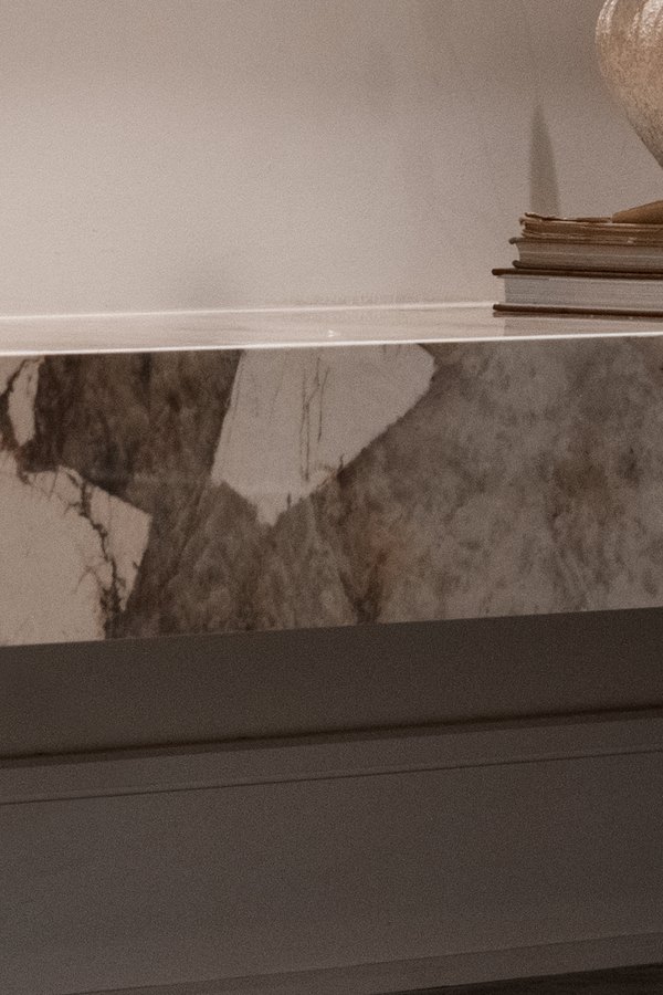 Dramatic veined stone under spot light